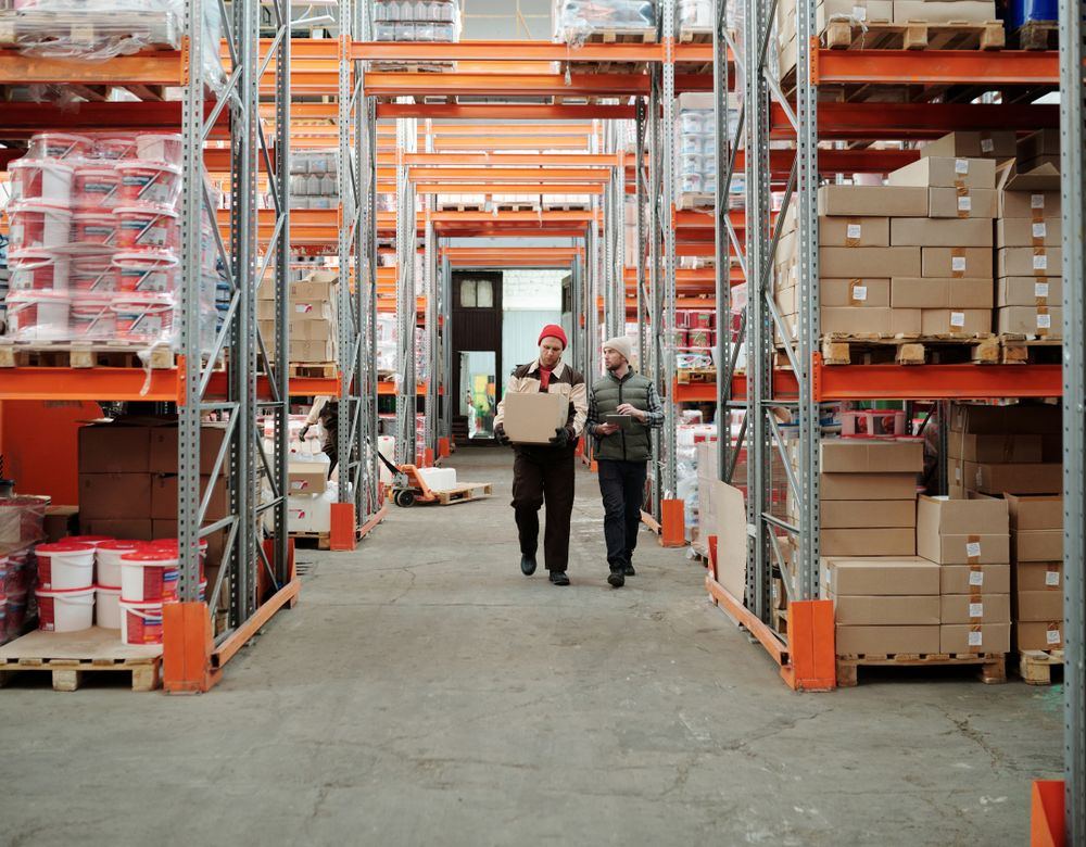 Organized warehouse inventory aisle